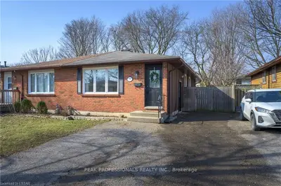 19 WENLOCK Crescent, London North, ON N6G 3B5