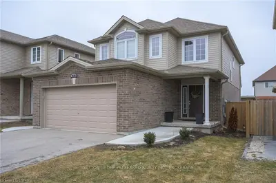 2568 ASIMA Drive, London South, ON N6M 0B4