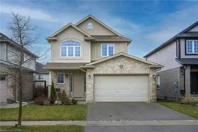 1205 LAWSON Road, London North, ON N6G 5K9
