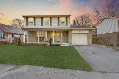 416 EATON PARK Drive, London South, ON N6J 1W9
