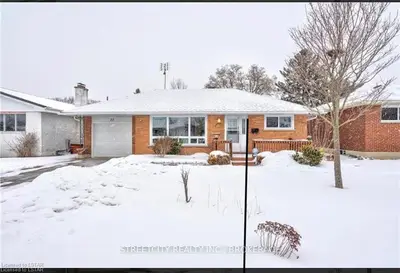 22 Queenston Crescent, London East, ON N5W 1N6