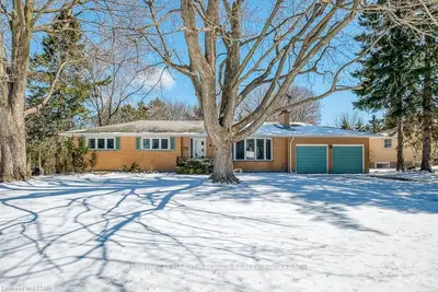 25 WYCHWOOD Park, London North, ON N6G 1R4