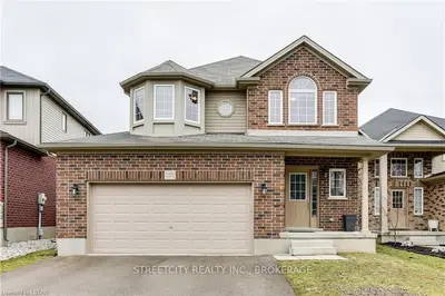2359 YELLOWBIRCH Court, London North, ON N6G 0L2