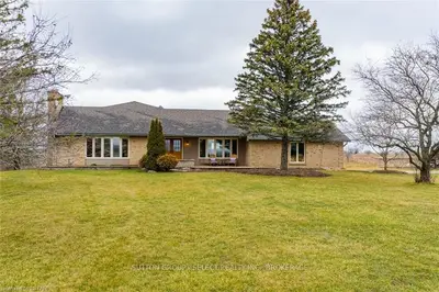 2746 MANNING Drive, London South, ON N6N 1K2