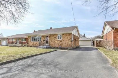 180 FAIRHAVEN Circle, London East, ON N5W 1E2