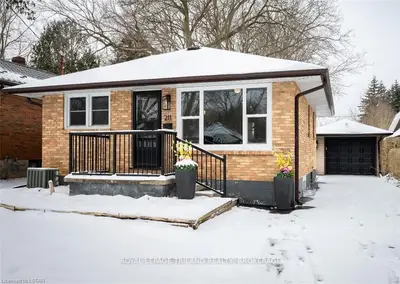 211 EMERSON Avenue, London South, ON N5Z 3L5