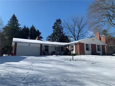 174 WYCHWOOD Park, London North, ON N6G 1R9