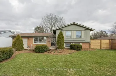674 ALGOMA Avenue, London North, ON N5X 1W3