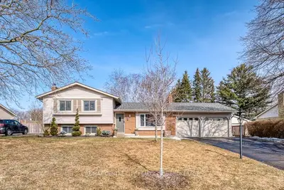 24 MONTEREY Crescent, London South, ON N6P 1C8