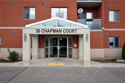 30 CHAPMAN Court 602, London North, ON N6G 4Y4