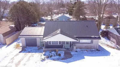 121 WELLINGTON Street W, South Huron, ON N0M 1S2