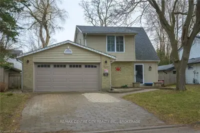 115 YARDLEY WOOD Road, London North, ON N6G 2H9