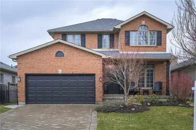 1142 STAFFORDSHIRE Road, London North, ON N6H 5P9