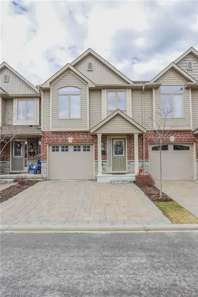 1061 EAGLETRACE Drive 63, London North, ON N6G 0T3