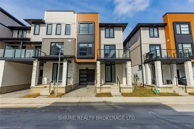 962 BATTERY Park, London North, ON N6H 5J9