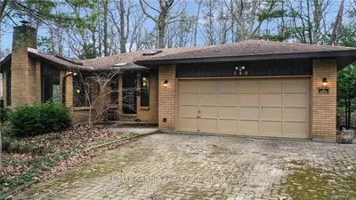 10300 SHERWOOD Crescent, Lambton Shores, ON N0M 1T0