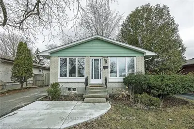 41 NICHOLAS Crescent, London South, ON N6E 2E8