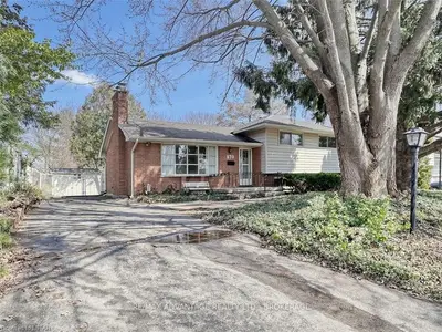 870 DALKEITH Crescent, London North, ON N5X 1R9