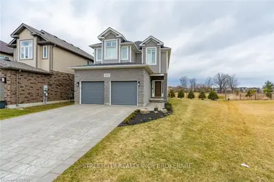 4443 LISMER Lane, London South, ON N6L 0A2