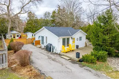 60 GREEN ACRES Crescent, Lambton Shores, ON N0M 1T0