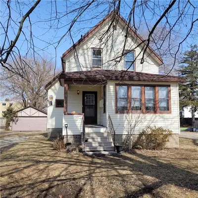 1078 LONDON Road, Sarnia, ON N7S 1P1