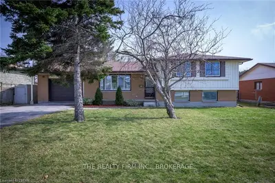 150 FANSHAWE PARK Road W, London North, ON N6G 5C4