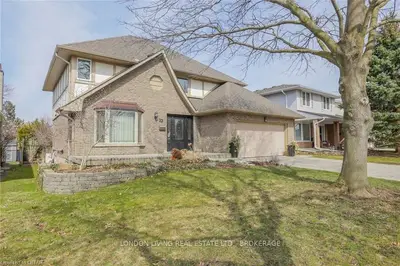 22 PINEGROVE Crescent, London South, ON N6J 3Y9