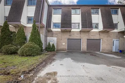 40 FAIRFAX Court 22, London North, ON N6G 3Y3