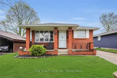 43 MASEFIELD Crescent, London East, ON N5V 1M9