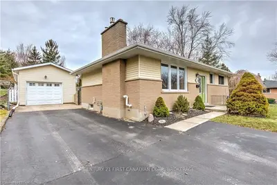 631 WIDMORE Drive, London South, ON N6J 3A7