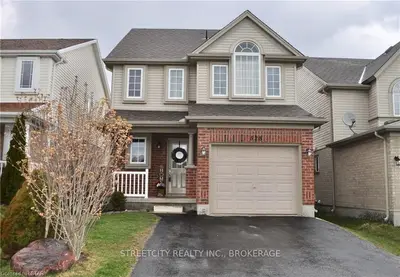 528 MAPLEWOOD Lane, London North, ON N6H 0A7