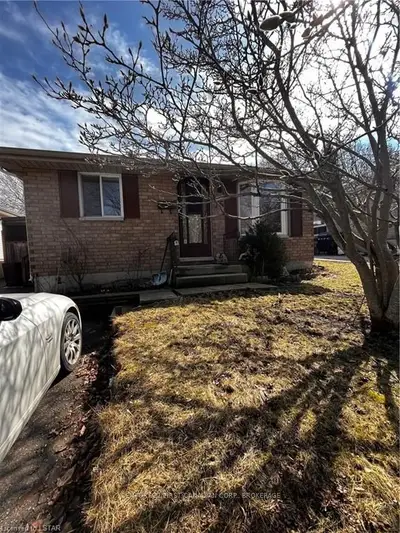 75 CLEVELAND Place A, London South, ON N5Z 4T5
