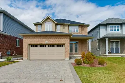 2503 LEEDS, London South, ON N6M 0E6
