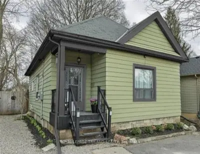17 ROGERS Avenue, London North, ON N6H 1G4