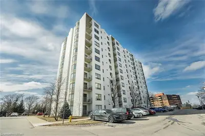 333 COMMISSIONERS Road W 1006, London South, ON N6J 4X7