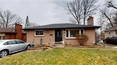 238 RIDGEWOOD Crescent, London South, ON N6J 3G6