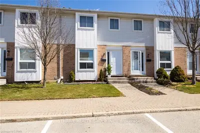110 DEVERON Crescent 12, London South, ON N5Z 4W7