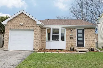 1020 JALNA Boulevard, London South, ON N6E 2M1