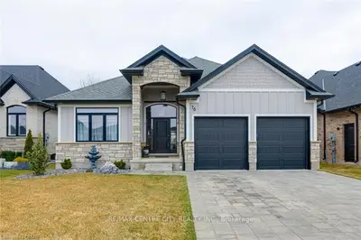 78 KEMP Crescent, Strathroy-Caradoc, ON N7G 0G3