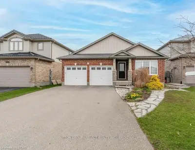1721 CEDARCREEK Crescent, London North, ON N5X 0C7