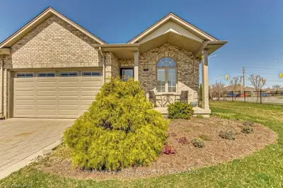 1571 CORONATION Drive 2, London North, ON N6G 5N9