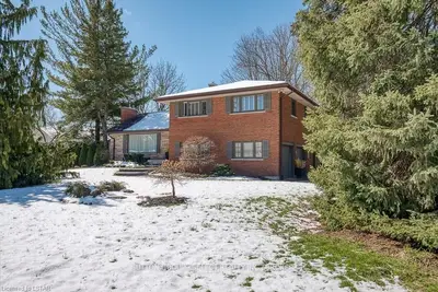 30 WYCHWOOD Park, London North, ON N6G 1R5