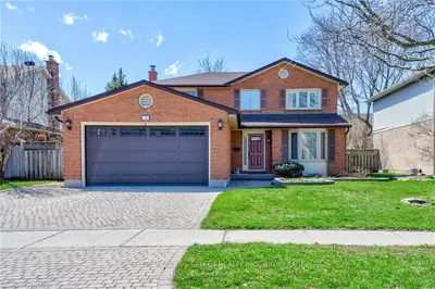 12 VIRGINIA Crescent, London North, ON N5X 3E5