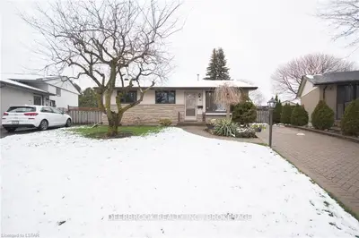82 JENA Crescent, London East, ON N5V 1L4