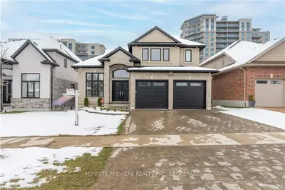 1400 THORNLEY Street, London South, ON N6K 0B2