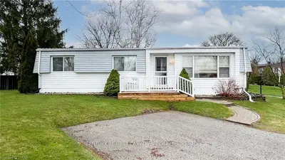 170 PEBBLE BEACH PARKWAY Parkway, South Huron, ON N0M 1T0