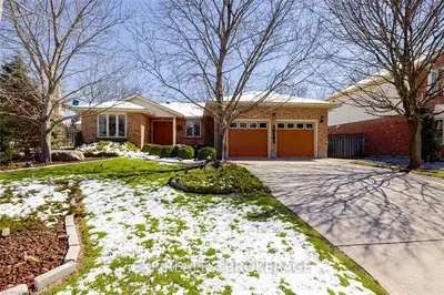 27 MOCKINGBIRD Crescent, London South, ON N6J 4T4