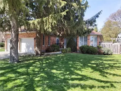 34 WINTERGARDEN Road, London East, ON N5Y 5M2