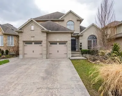 1248 SHORE Road, London South, ON N6K 4Z7