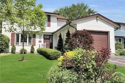 10 MONMORE Road, London North, ON N6G 2W6